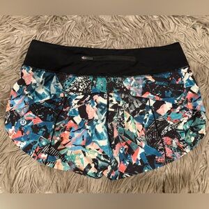 Lululemon women’s size 6 shorts